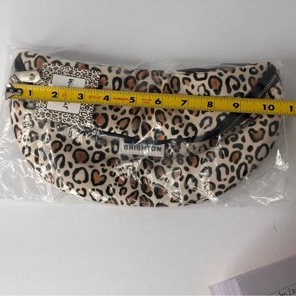 NEW BRIGHTON Wild Cat Leopard Crossbody Belt Bag Fanny Back Casual Sporty - Picture 5 of 6
